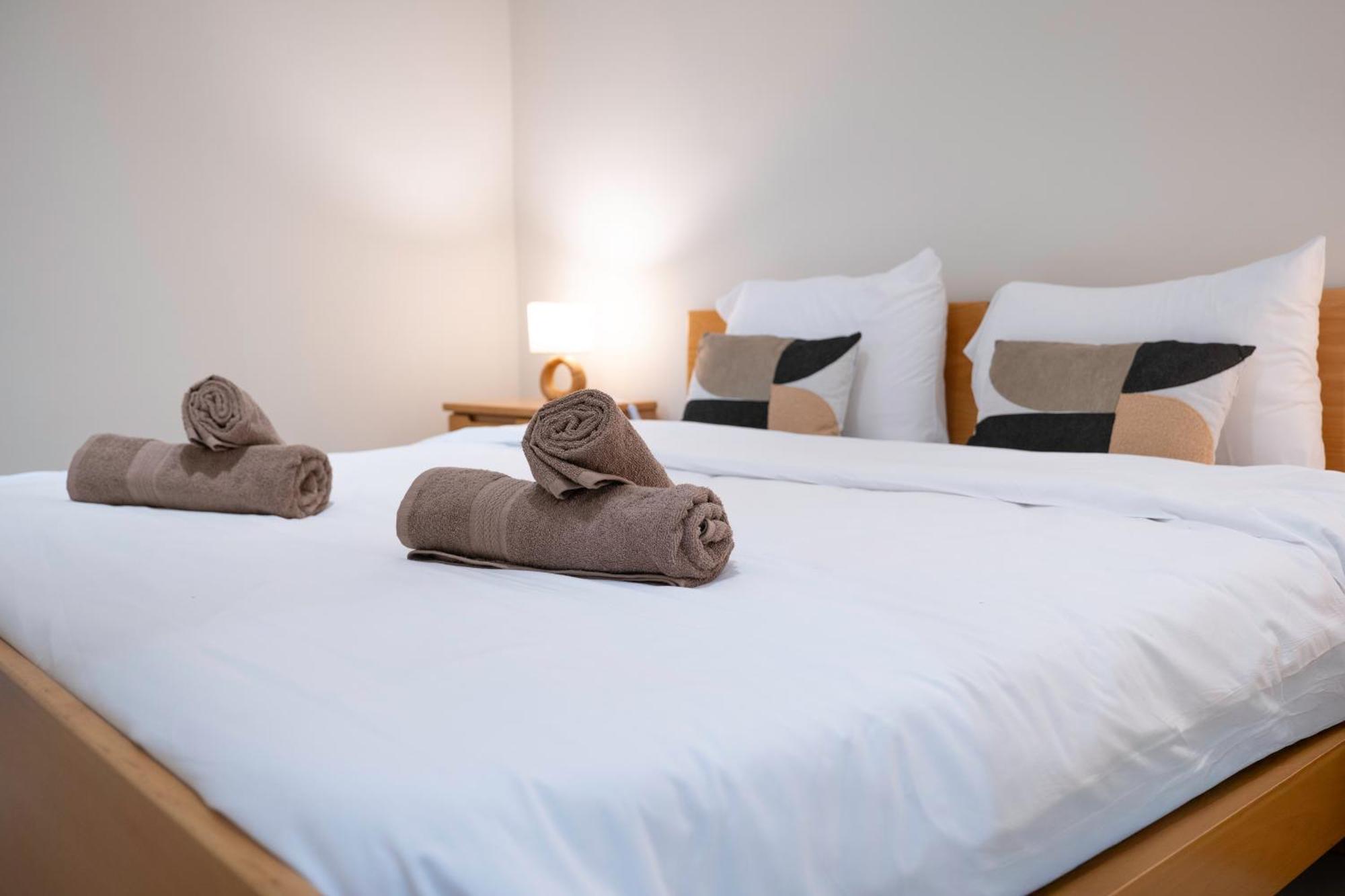 Golden Harbour - 2 Bedrooms, 2 Bathrooms Apartman *