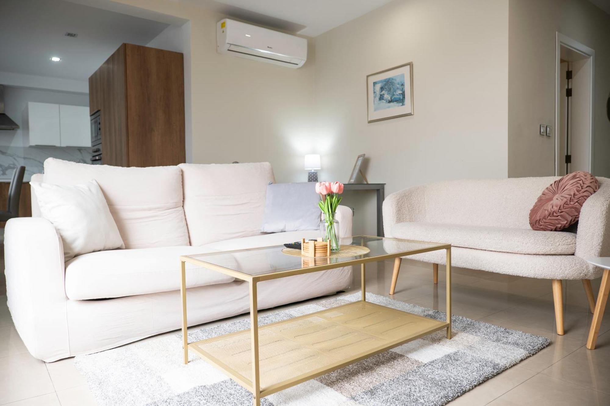 Golden Harbour - 2 Bedrooms, 2 Bathrooms Apartman