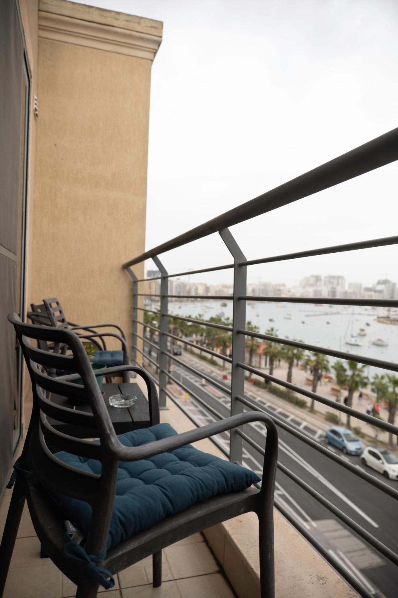 Golden Harbour - 2 Bedrooms, 2 Bathrooms