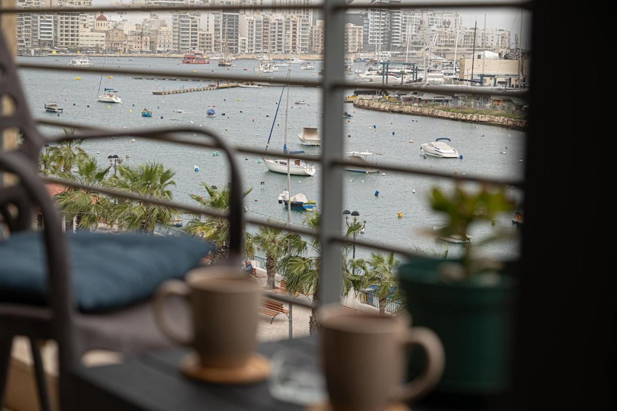 Golden Harbour - 2 Bedrooms, 2 Bathrooms *